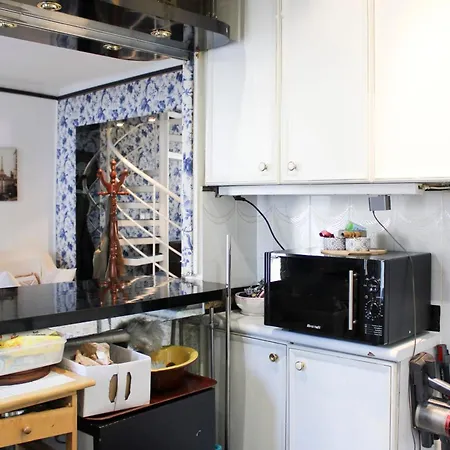 Parisian Duplex Close To Transport Paris