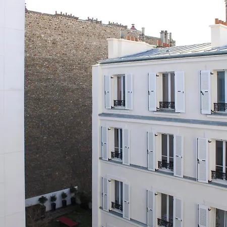 Parisian Duplex Close To Transport Paris