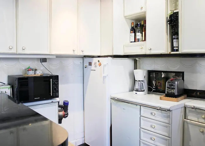 Parisian Duplex Close To Transport Daire