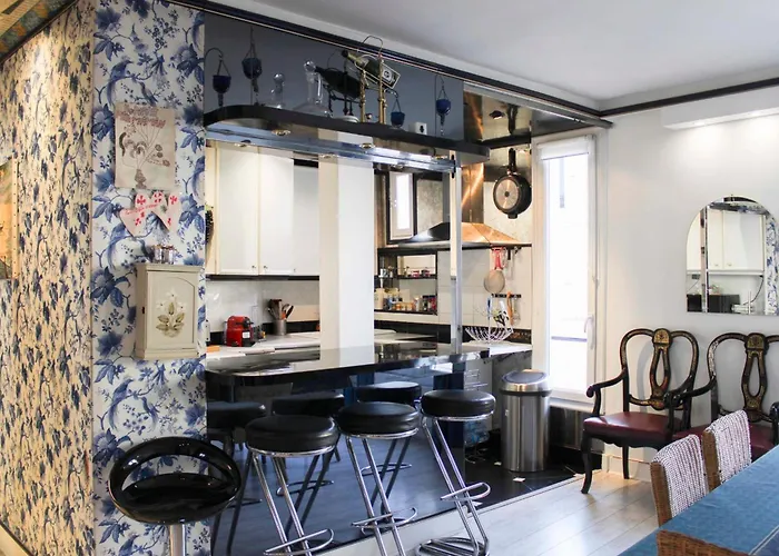 Parisian Duplex Close To Transport Paris