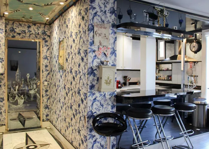 Parisian Duplex Close To Transport
