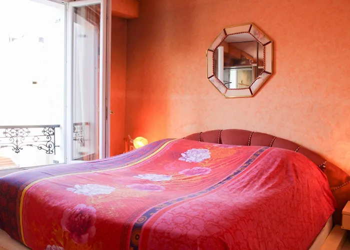 Parisian Duplex Close To Transport Daire