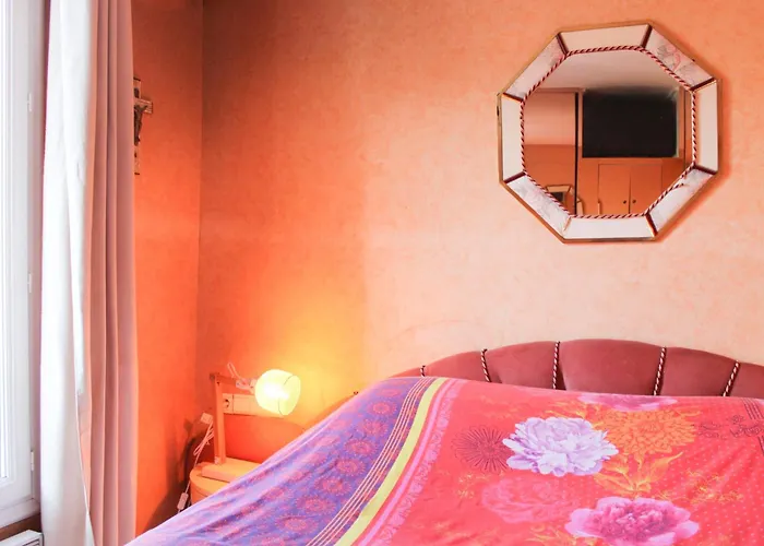 Parisian Duplex Close To Transport