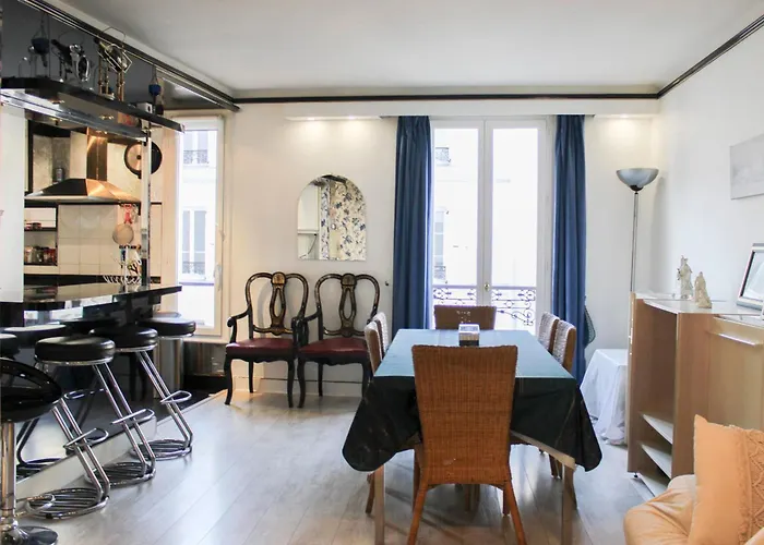 Parisian Duplex Close To Transport