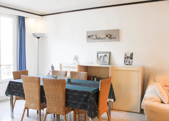 Parisian Duplex Close To Transport Daire Paris